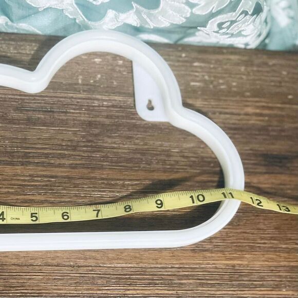 Cloud Shaped Hanging Neon Light Up Sign 11 X 7 - Picture 8 of 8